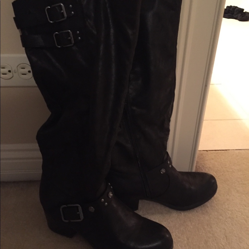 Boots - Picture 2 of 2